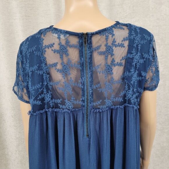 Altar'd State Blue Lace Peasant Blouse Top  Women's Medium Boho - Picture 5 of 9